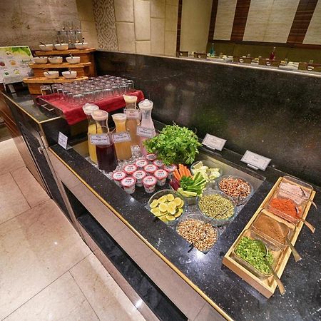 Hotel Lilac Kota  Bagian luar foto