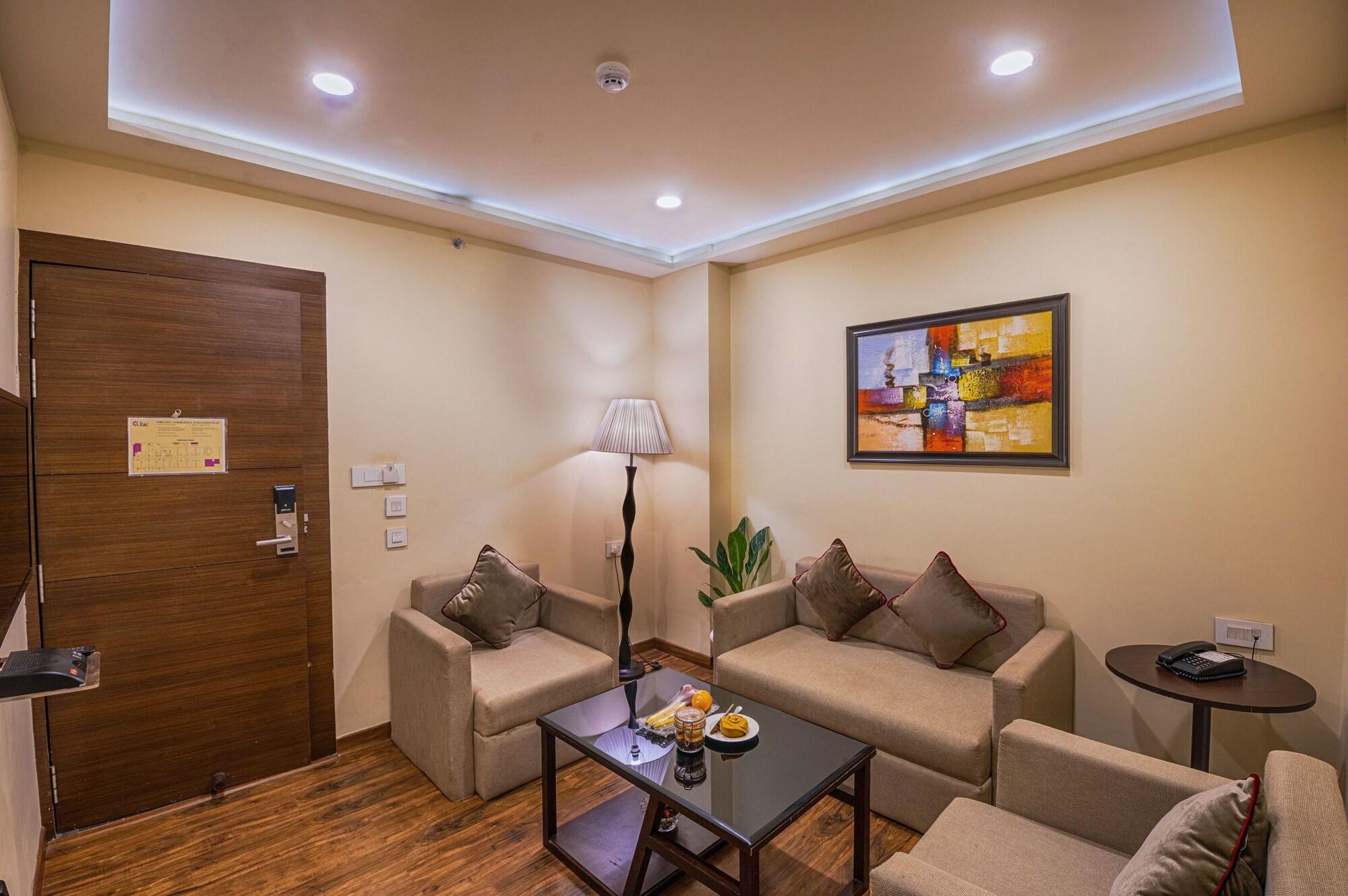 Hotel Lilac Kota  Bagian luar foto