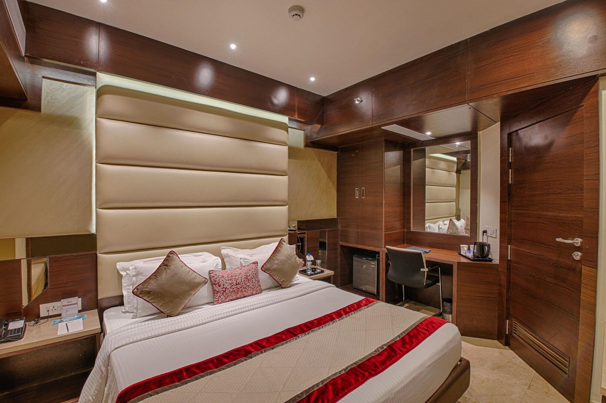 Hotel Lilac Kota  Bagian luar foto