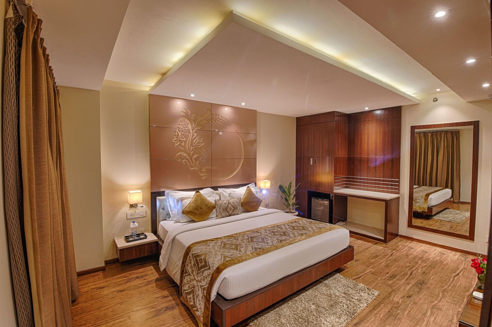 Hotel Lilac Kota  Bagian luar foto