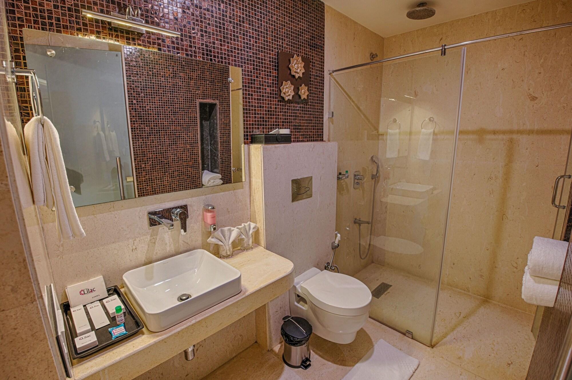 Hotel Lilac Kota  Bagian luar foto