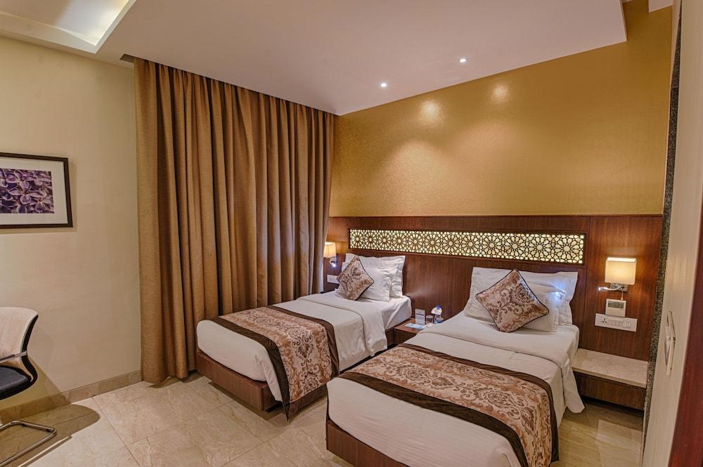 Hotel Lilac Kota  Bagian luar foto