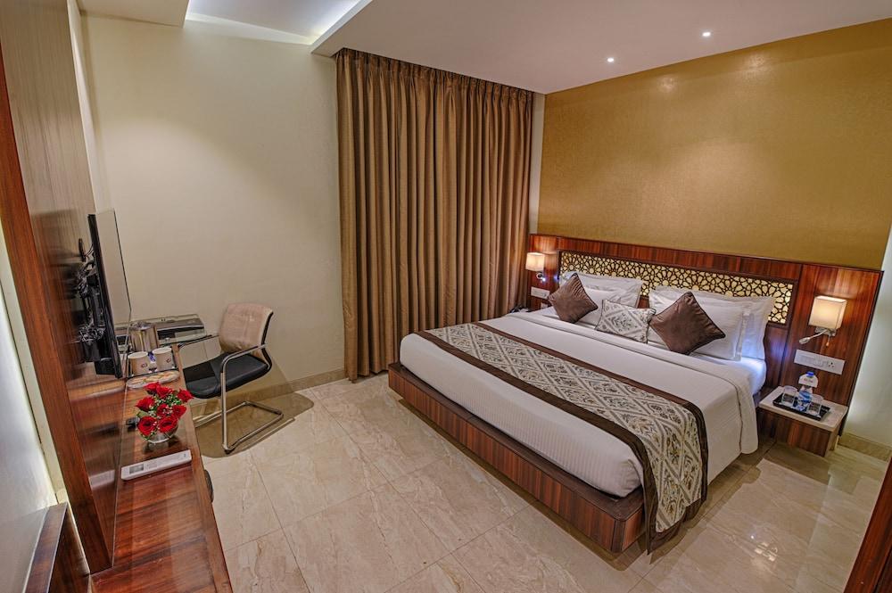 Hotel Lilac Kota  Bagian luar foto