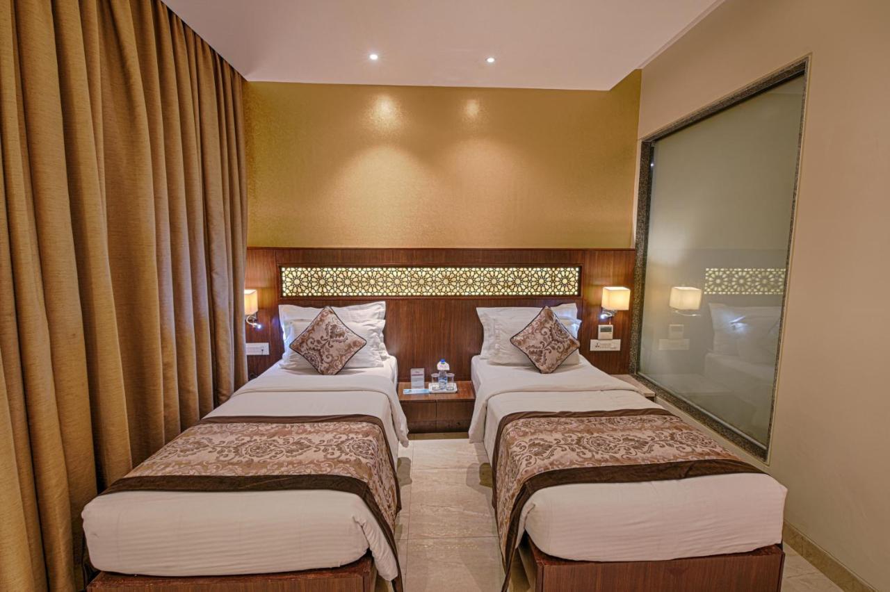 Hotel Lilac Kota  Bagian luar foto