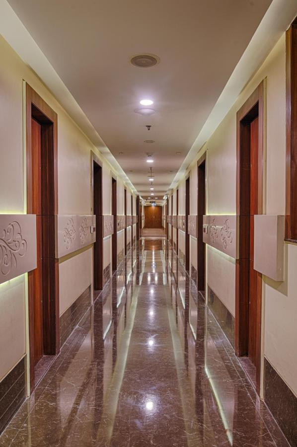 Hotel Lilac Kota  Bagian luar foto