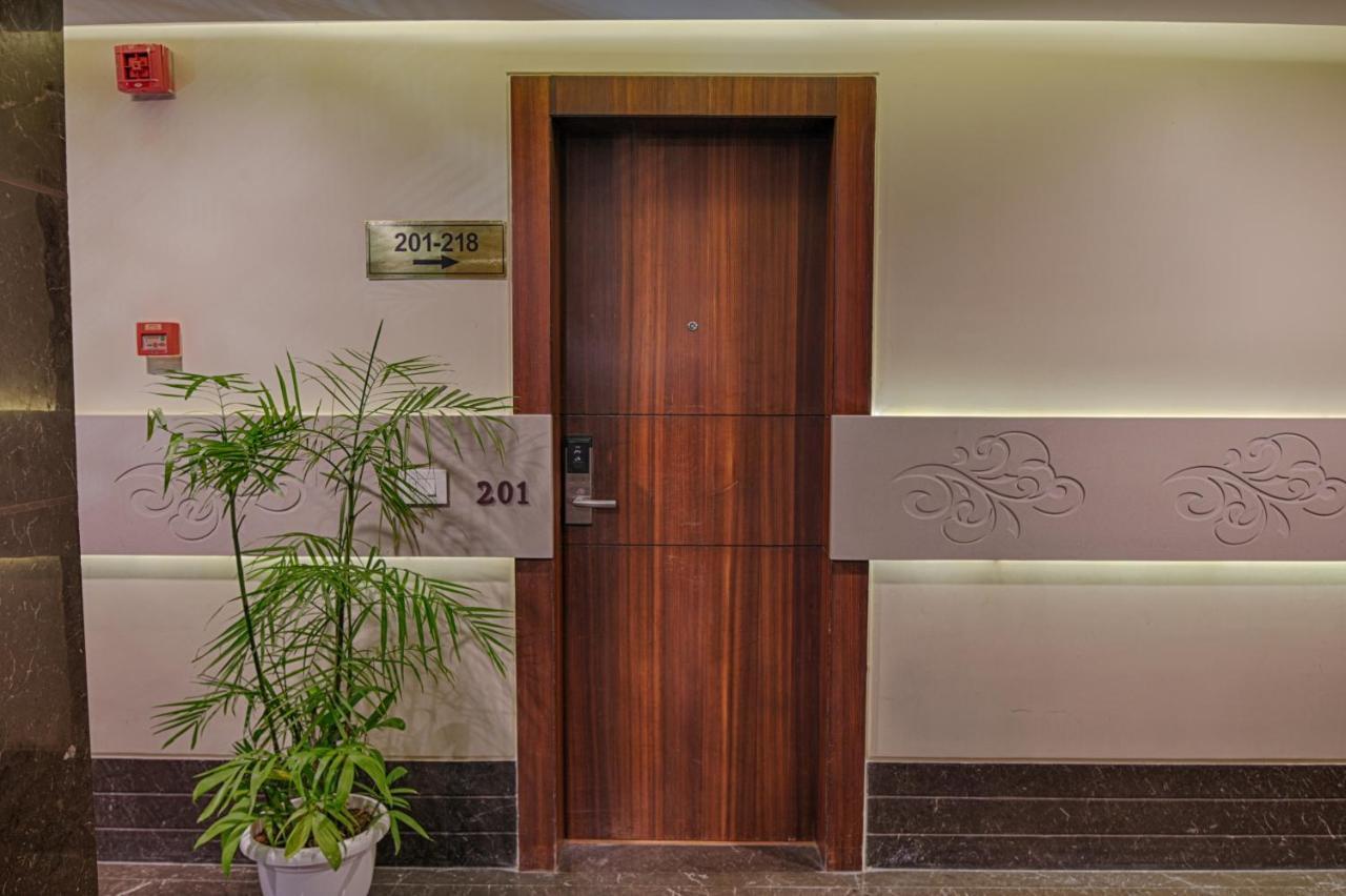 Hotel Lilac Kota  Bagian luar foto