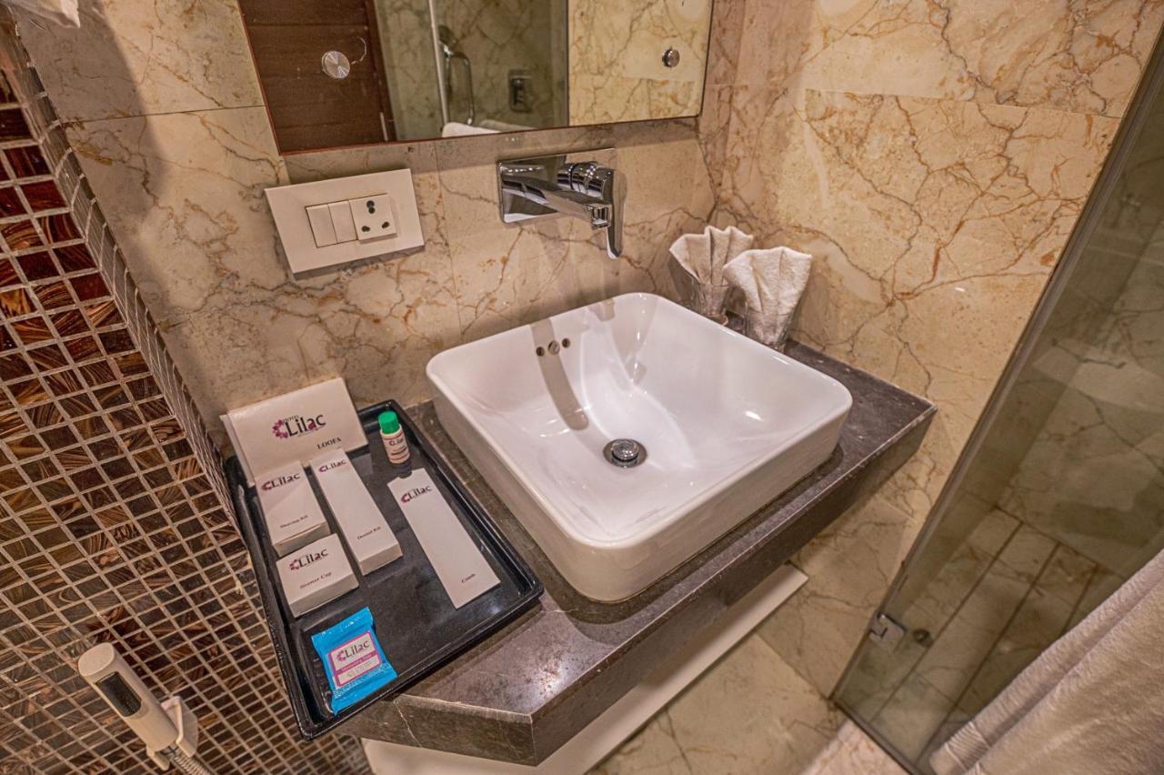 Hotel Lilac Kota  Bagian luar foto