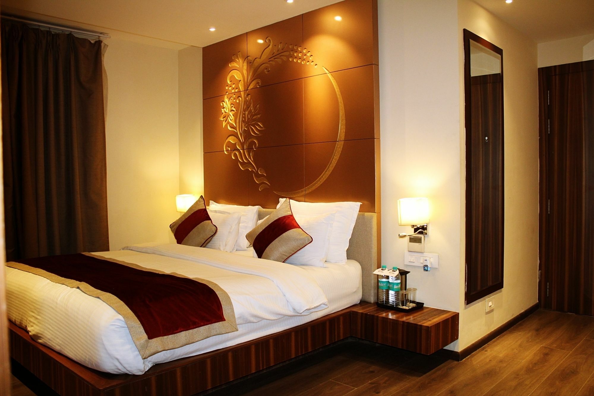 Hotel Lilac Kota  Bagian luar foto