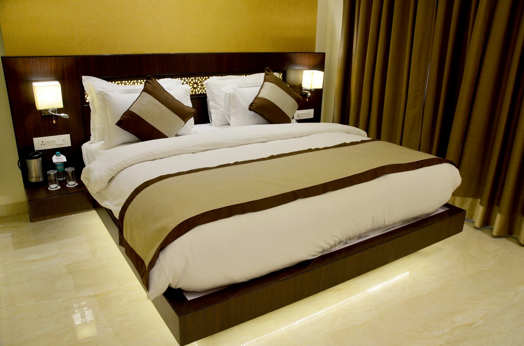 Hotel Lilac Kota  Bagian luar foto